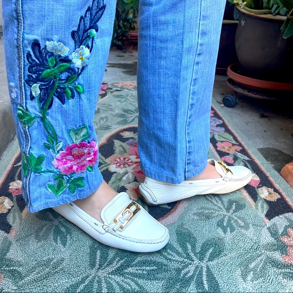 White/gold Prada pebbled leather shoes - Picture 4 of 16